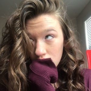 Meet your Posher, Nola